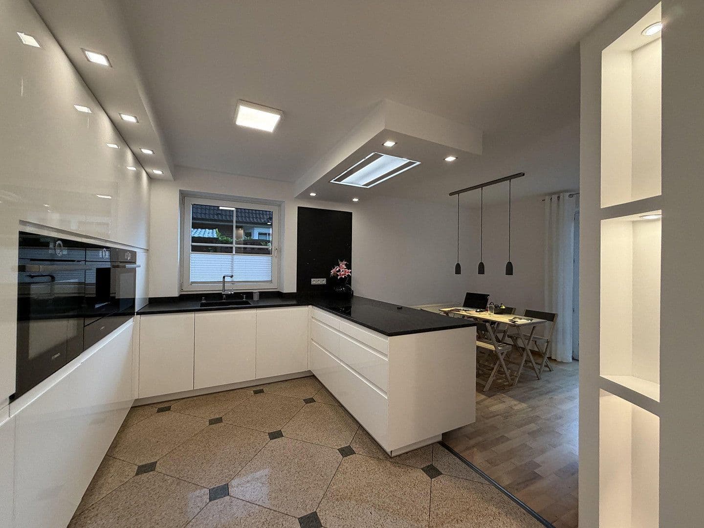 Prenájom domu 166 m², pozemok 700 m², Paul-Löbe-Weg, Elmshorn, Šlezvicko-Holštajnsko Prenájom domu 166 m², pozemok 700 m², Paul-Löbe-Weg, Elmshorn, Šlezvicko-Holštajnsko