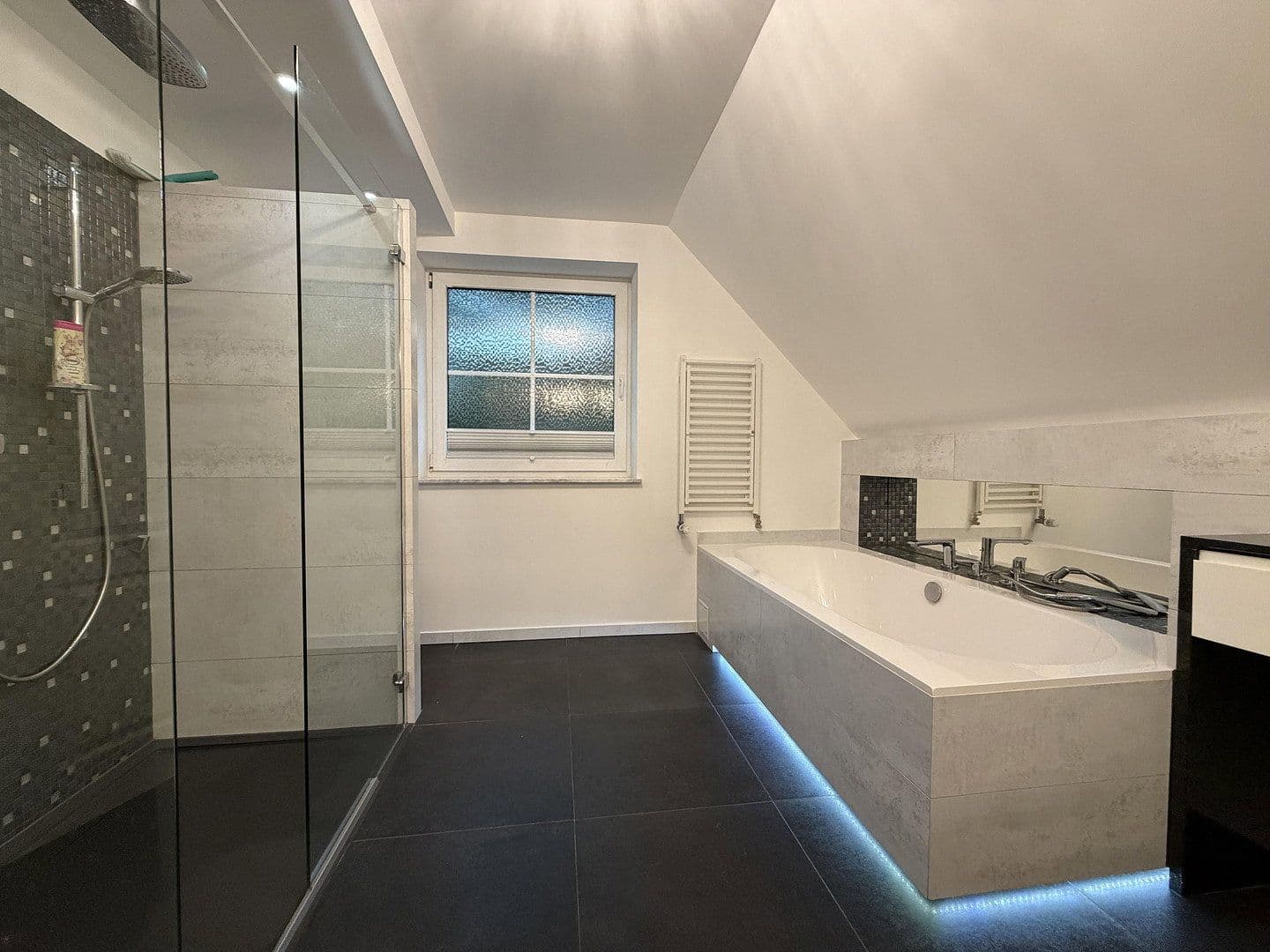 Prenájom domu 166 m², pozemok 700 m², Paul-Löbe-Weg, Elmshorn, Šlezvicko-Holštajnsko Prenájom domu 166 m², pozemok 700 m², Paul-Löbe-Weg, Elmshorn, Šlezvicko-Holštajnsko