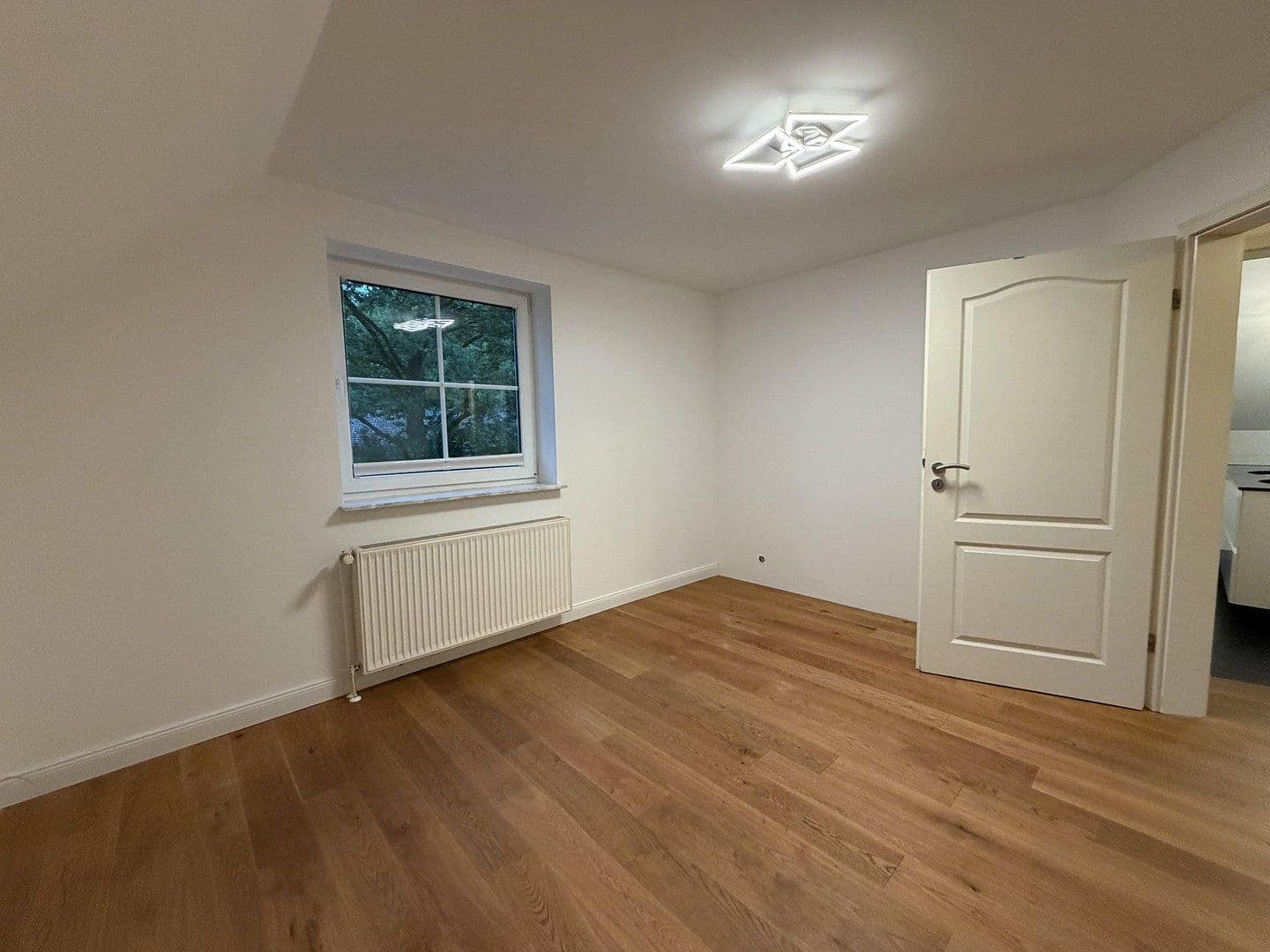 Prenájom domu 166 m², pozemok 700 m², Paul-Löbe-Weg, Elmshorn, Šlezvicko-Holštajnsko Prenájom domu 166 m², pozemok 700 m², Paul-Löbe-Weg, Elmshorn, Šlezvicko-Holštajnsko