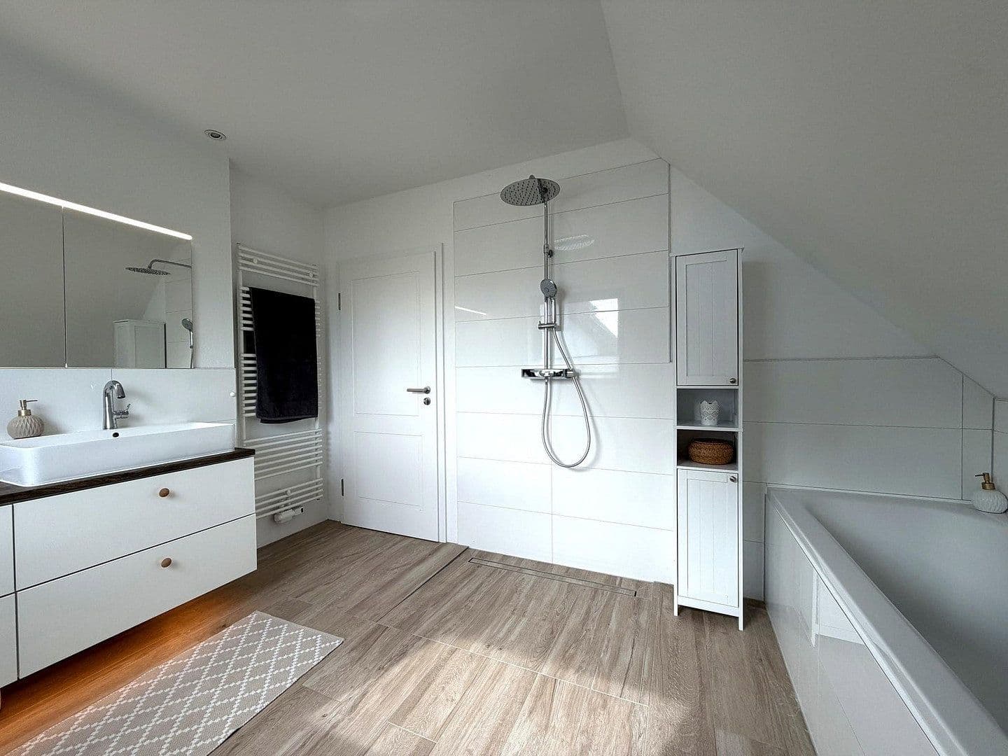 Predaj domu 116 m², pozemok 700 m², Habichtswald, Hesensko Predaj domu 116 m², pozemok 700 m², Habichtswald, Hesensko