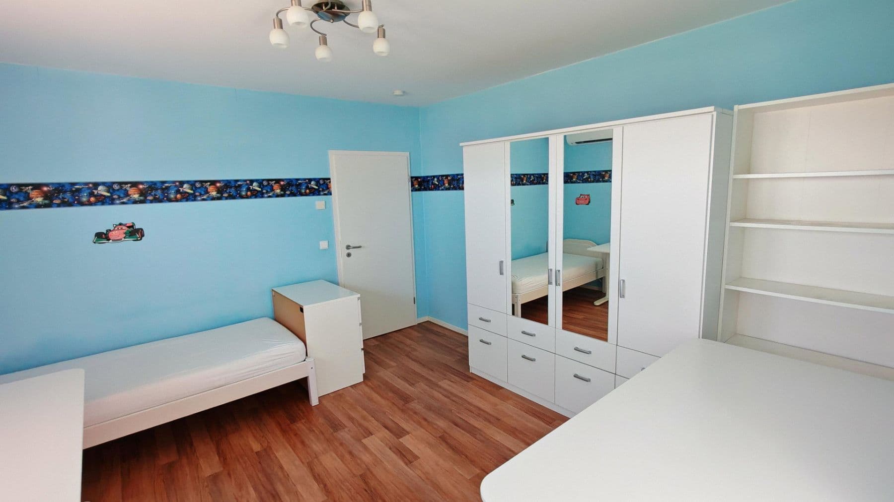 Prenájom domu 170 m², pozemok 398 m², Straubenhardt, Bádensko-Wurttembersko Prenájom domu 170 m², pozemok 398 m², Straubenhardt, Bádensko-Wurttembersko