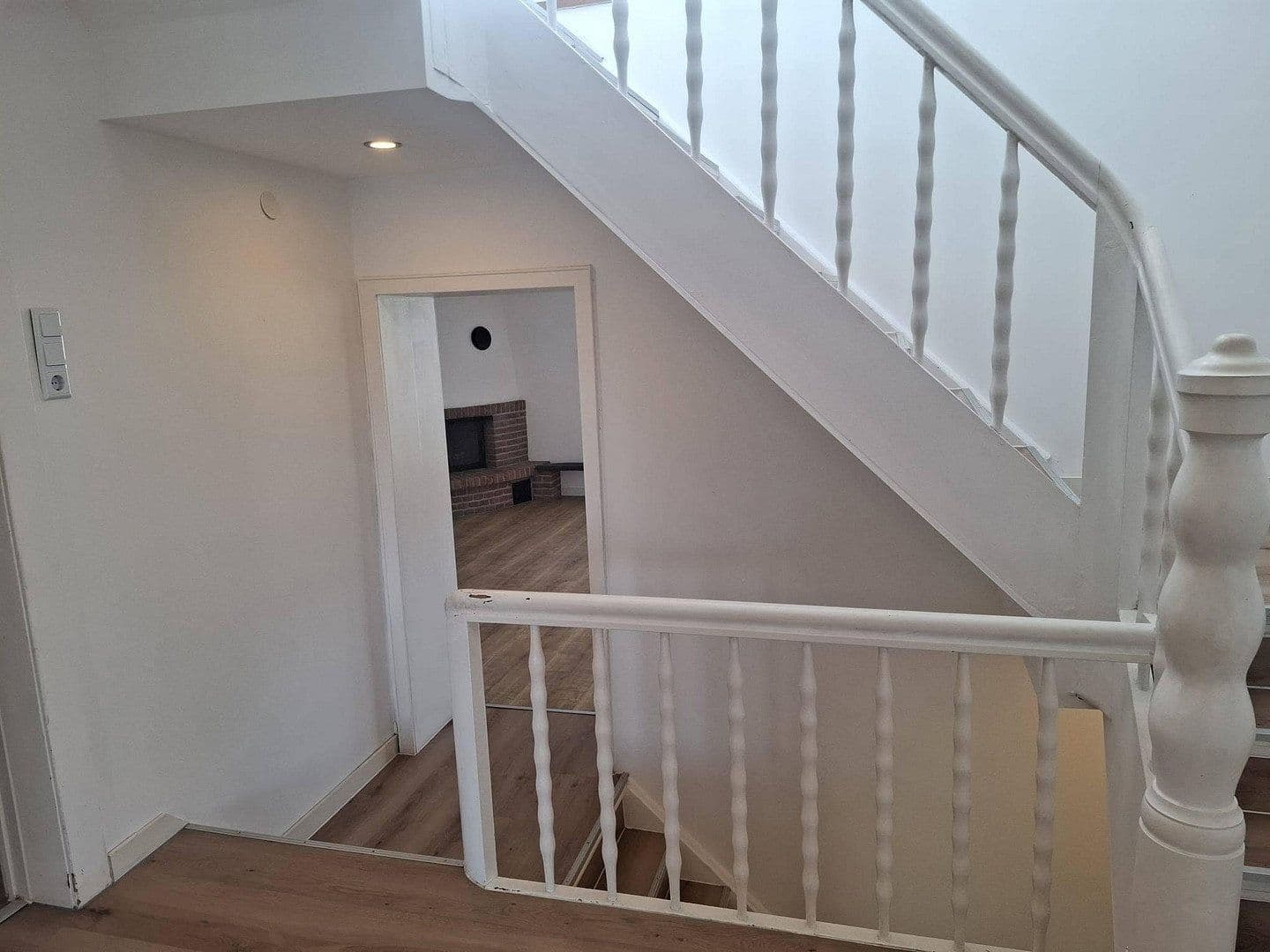 Prenájom bytu 5-izbový 140 m², Antilopenweg 12, Bielefeld, Severné Porýnie - Westfálsko Prenájom bytu 5-izbový 140 m², Antilopenweg 12, Bielefeld, Severné Porýnie - Westfálsko