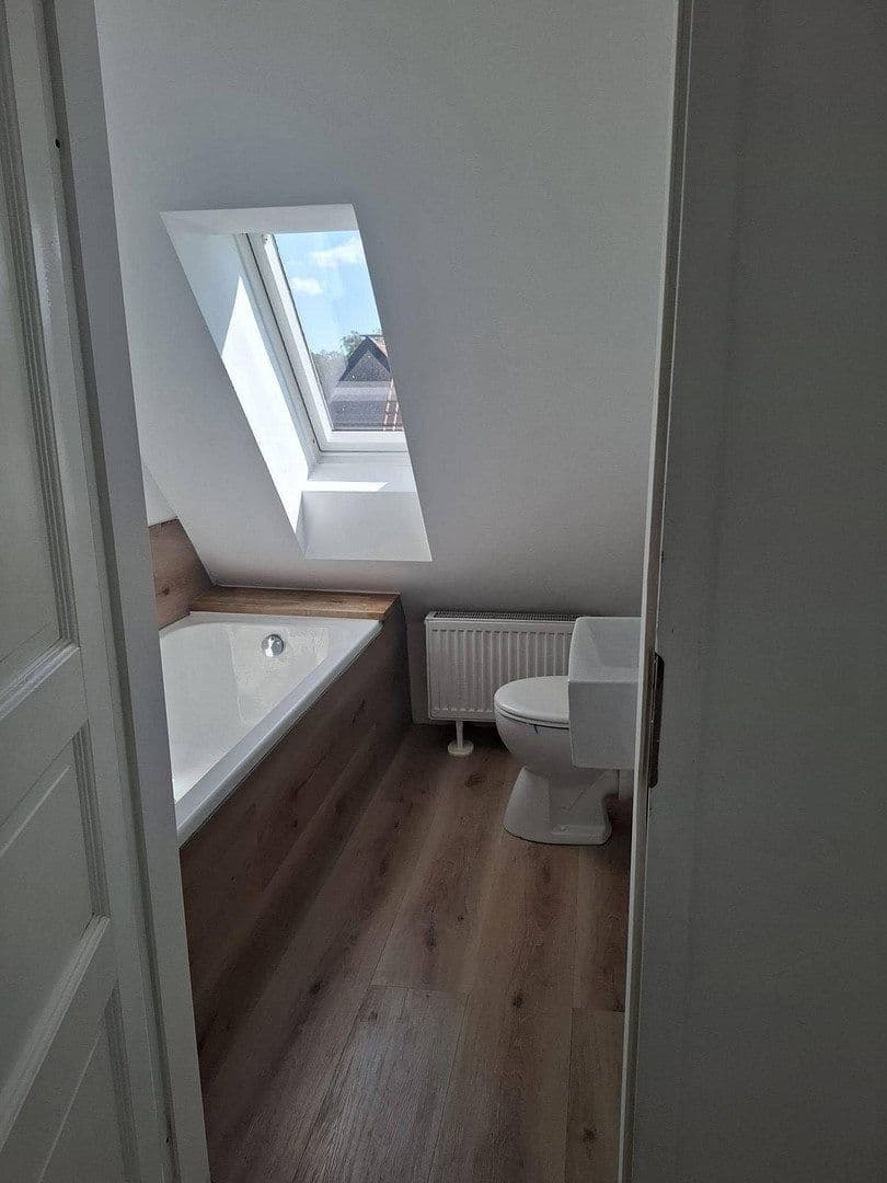 Prenájom bytu 5-izbový 140 m², Antilopenweg 12, Bielefeld, Severné Porýnie - Westfálsko Prenájom bytu 5-izbový 140 m², Antilopenweg 12, Bielefeld, Severné Porýnie - Westfálsko