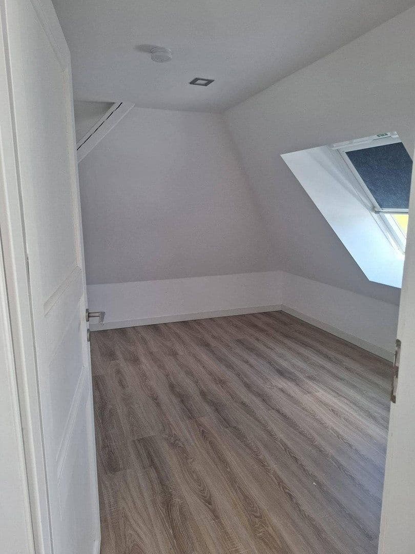 Prenájom bytu 5-izbový 140 m², Antilopenweg 12, Bielefeld, Severné Porýnie - Westfálsko Prenájom bytu 5-izbový 140 m², Antilopenweg 12, Bielefeld, Severné Porýnie - Westfálsko