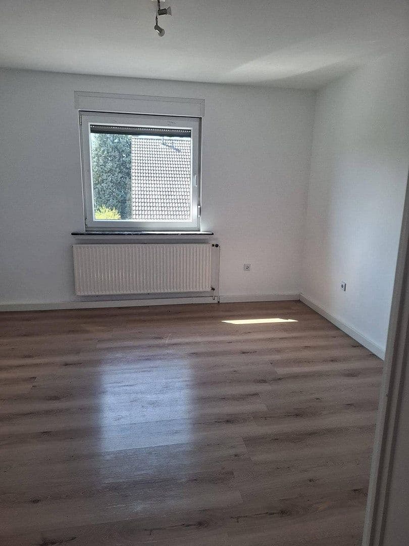 Prenájom bytu 5-izbový 140 m², Antilopenweg 12, Bielefeld, Severné Porýnie - Westfálsko Prenájom bytu 5-izbový 140 m², Antilopenweg 12, Bielefeld, Severné Porýnie - Westfálsko