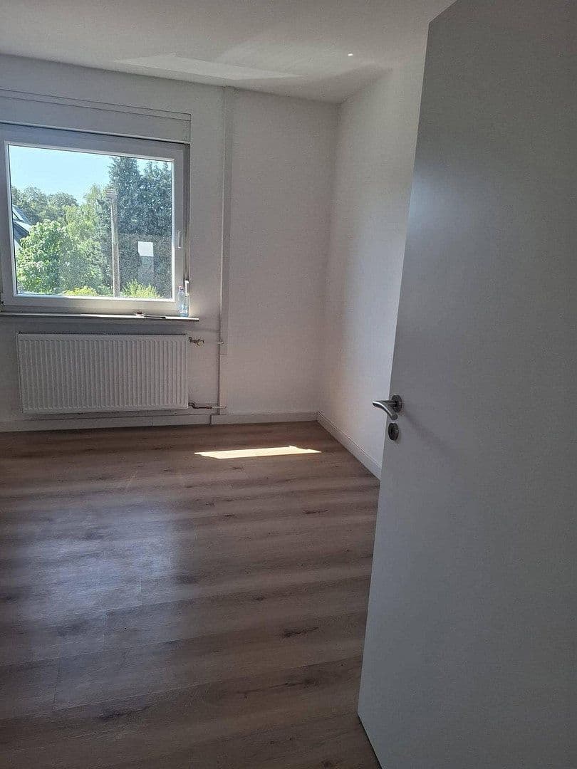 Prenájom bytu 5-izbový 140 m², Antilopenweg 12, Bielefeld, Severné Porýnie - Westfálsko Prenájom bytu 5-izbový 140 m², Antilopenweg 12, Bielefeld, Severné Porýnie - Westfálsko