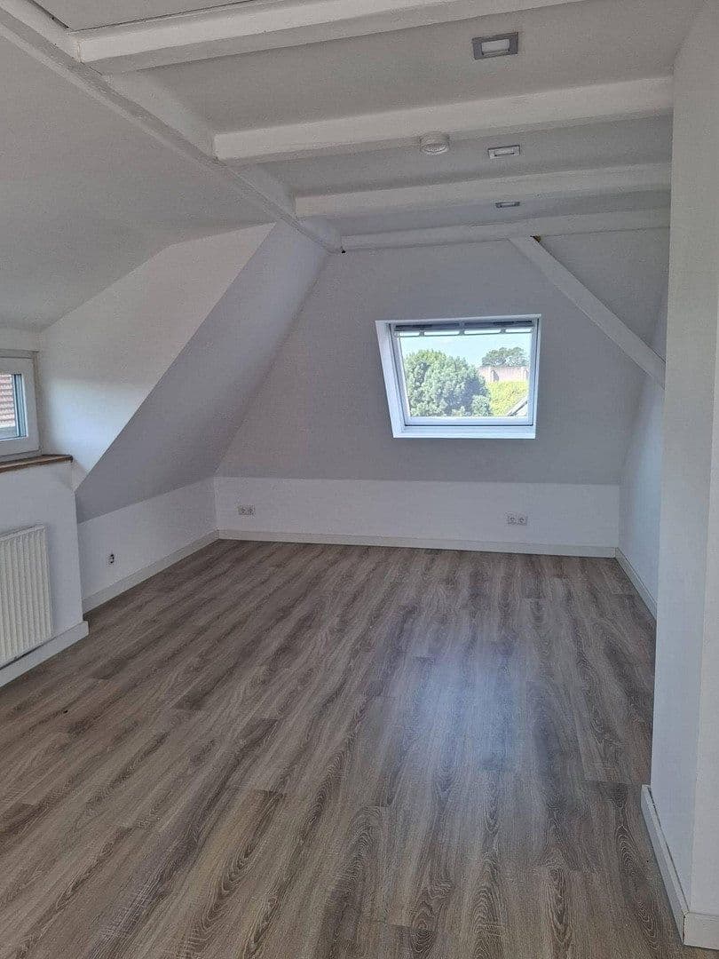 Prenájom bytu 5-izbový 140 m², Antilopenweg 12, Bielefeld, Severné Porýnie - Westfálsko Prenájom bytu 5-izbový 140 m², Antilopenweg 12, Bielefeld, Severné Porýnie - Westfálsko