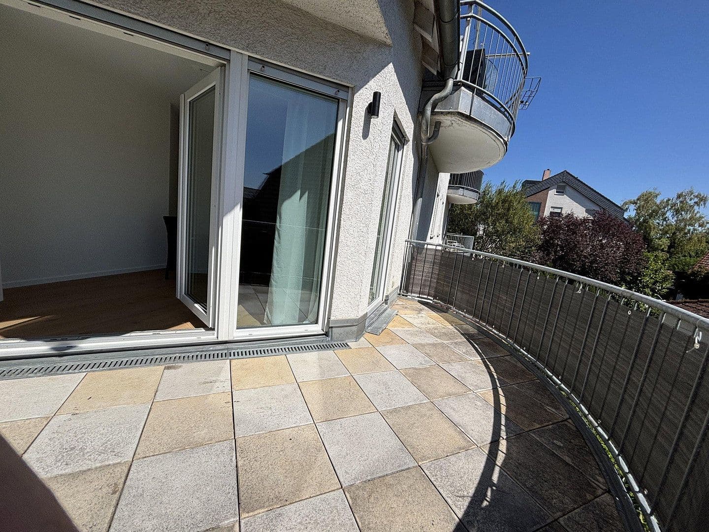 Prenájom bytu 2-izbový 68 m², Nauheim, Hesensko Prenájom bytu 2-izbový 68 m², Nauheim, Hesensko