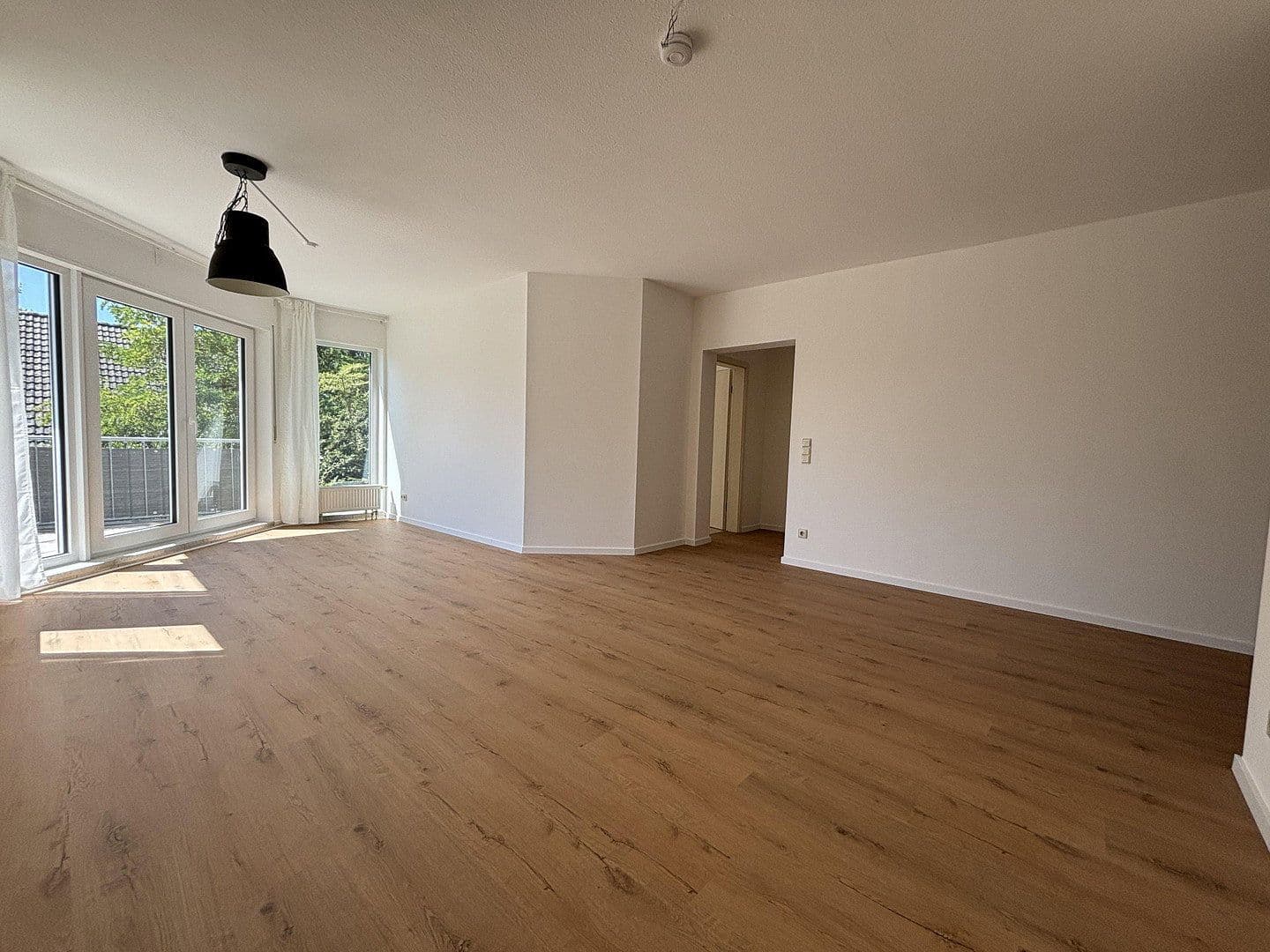 Prenájom bytu 2-izbový 68 m², Nauheim, Hesensko Prenájom bytu 2-izbový 68 m², Nauheim, Hesensko