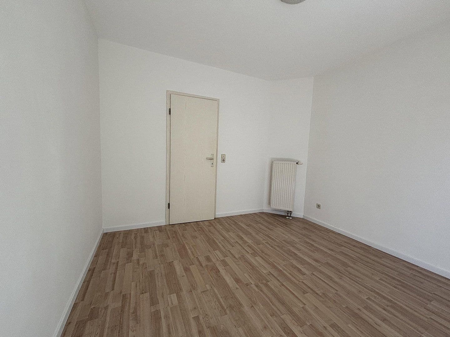 Prenájom bytu 2-izbový 68 m², Nauheim, Hesensko Prenájom bytu 2-izbový 68 m², Nauheim, Hesensko