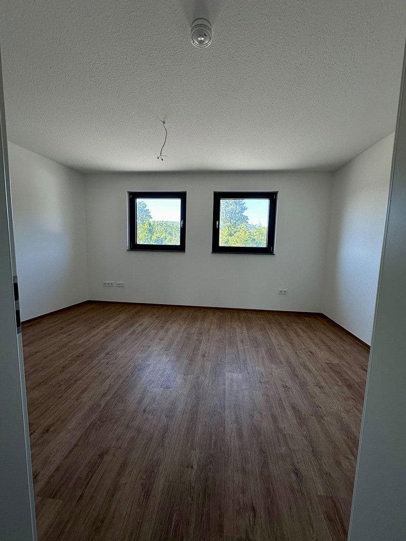 Prenájom bytu 3-izbový 107 m², Harthäuser Straße 18, Igersheim, Bádensko-Wurttembersko Prenájom bytu 3-izbový 107 m², Harthäuser Straße 18, Igersheim, Bádensko-Wurttembersko