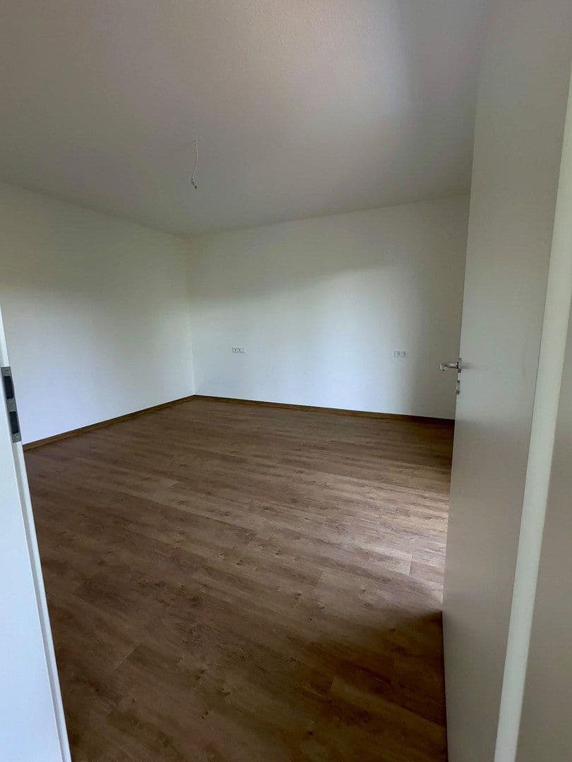 Prenájom bytu 3-izbový 107 m², Harthäuser Straße 18, Igersheim, Bádensko-Wurttembersko Prenájom bytu 3-izbový 107 m², Harthäuser Straße 18, Igersheim, Bádensko-Wurttembersko
