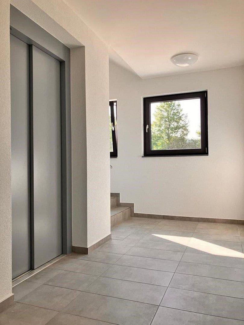 Prenájom bytu 3-izbový 107 m², Harthäuser Straße 18, Igersheim, Bádensko-Wurttembersko Prenájom bytu 3-izbový 107 m², Harthäuser Straße 18, Igersheim, Bádensko-Wurttembersko
