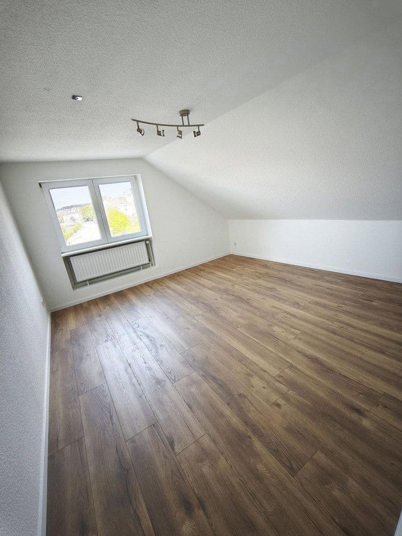 Prenájom bytu 2-izbový 58 m², Viehhofstraße 55, Wuppertal, Severné Porýnie - Westfálsko Prenájom bytu 2-izbový 58 m², Viehhofstraße 55, Wuppertal, Severné Porýnie - Westfálsko