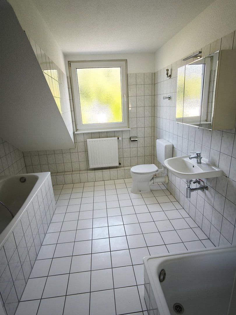 Prenájom bytu 2-izbový 58 m², Viehhofstraße 55, Wuppertal, Severné Porýnie - Westfálsko Prenájom bytu 2-izbový 58 m², Viehhofstraße 55, Wuppertal, Severné Porýnie - Westfálsko