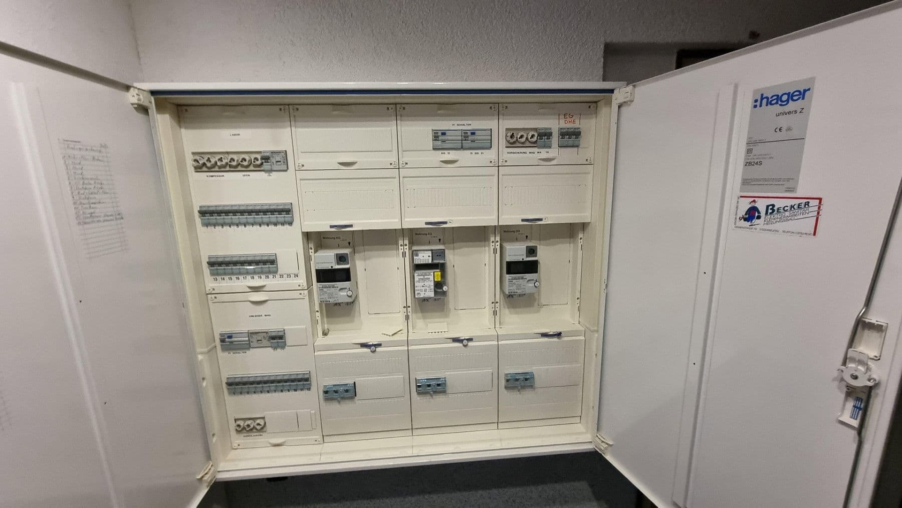 Predaj domu 252 m², pozemok 830 m², Kreuztal, Severné Porýnie - Westfálsko Predaj domu 252 m², pozemok 830 m², Kreuztal, Severné Porýnie - Westfálsko