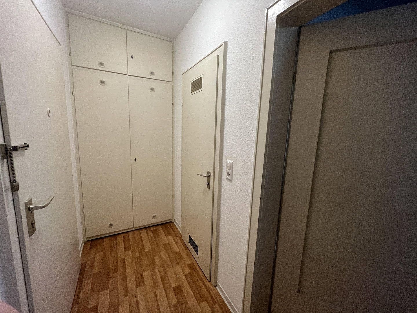 Prenájom bytu 1-izbový 35 m², Graf-Rhena-Straße 24a, Karlsruhe, Bádensko-Wurttembersko Prenájom bytu 1-izbový 35 m², Graf-Rhena-Straße 24a, Karlsruhe, Bádensko-Wurttembersko