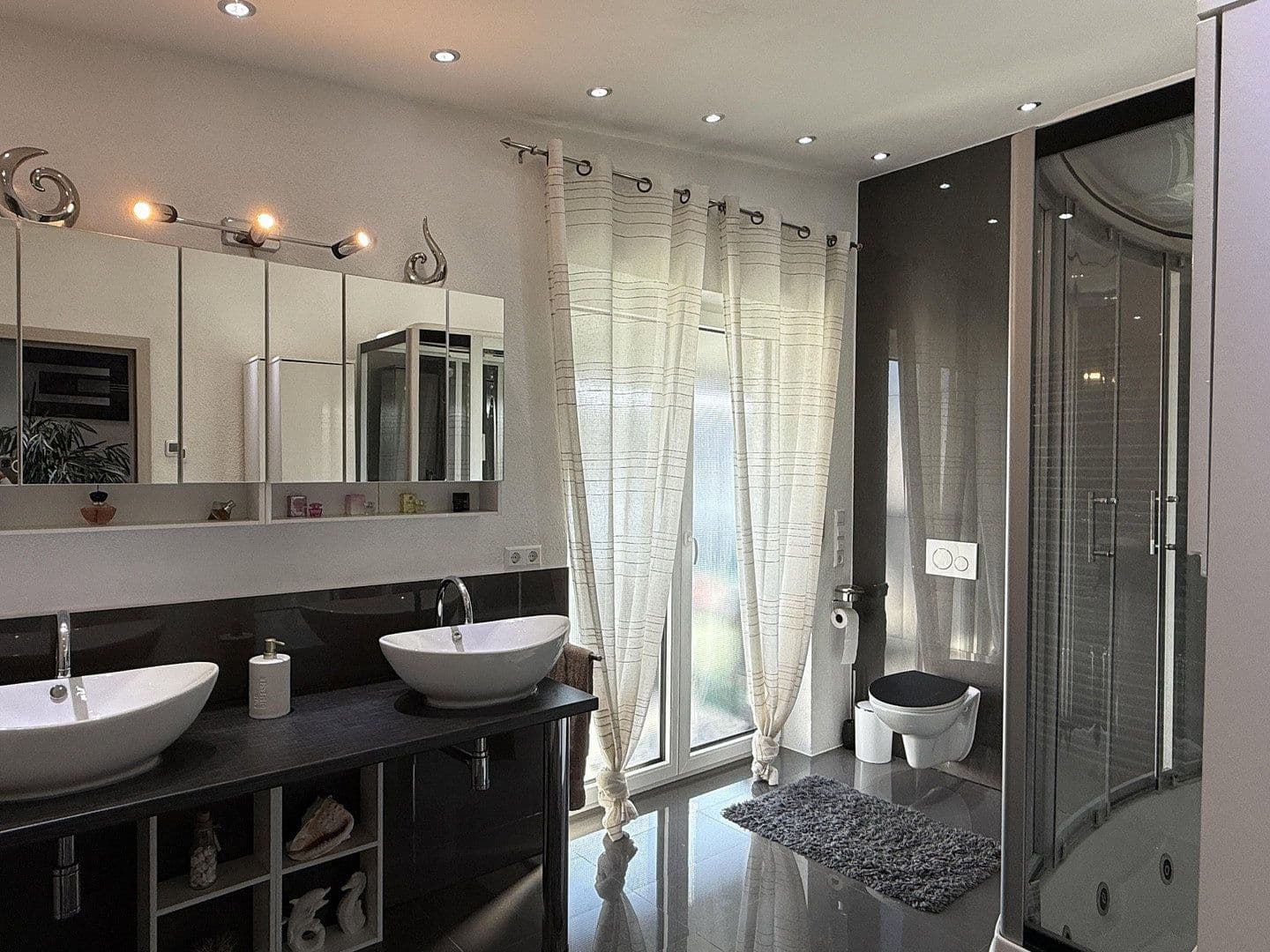 Predaj domu 160 m², pozemok 769 m², Rot am See, Bádensko-Wurttembersko Predaj domu 160 m², pozemok 769 m², Rot am See, Bádensko-Wurttembersko