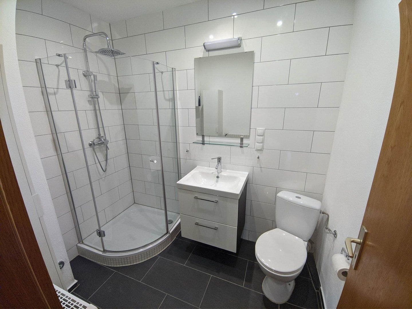Prenájom bytu 4-izbový 95 m², Mannheim, Bádensko-Wurttembersko Prenájom bytu 4-izbový 95 m², Mannheim, Bádensko-Wurttembersko