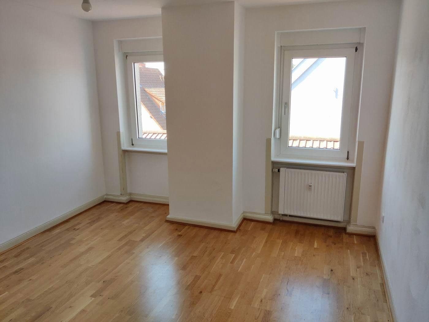 Prenájom bytu 4-izbový 95 m², Mannheim, Bádensko-Wurttembersko Prenájom bytu 4-izbový 95 m², Mannheim, Bádensko-Wurttembersko