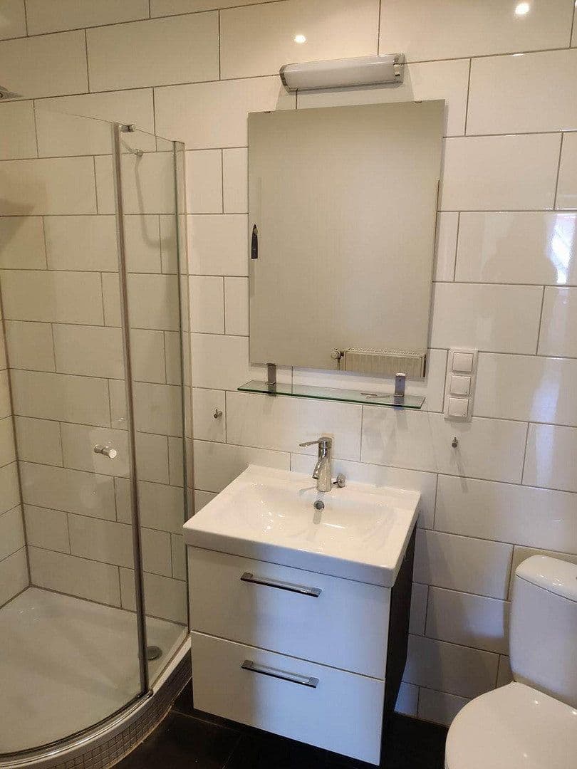 Prenájom bytu 4-izbový 95 m², Mannheim, Bádensko-Wurttembersko Prenájom bytu 4-izbový 95 m², Mannheim, Bádensko-Wurttembersko