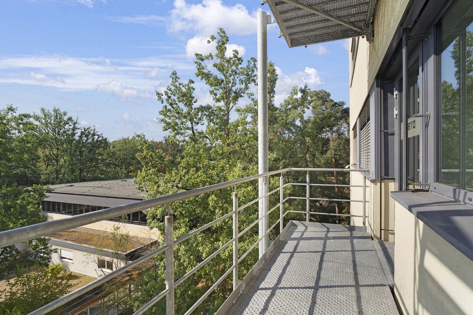 Prenájom kancelárie 1.160 m², Otto-Fleck-Schneise 8, Frankfurt am Main, Hesensko Prenájom kancelárie 1.160 m², Otto-Fleck-Schneise 8, Frankfurt am Main, Hesensko
