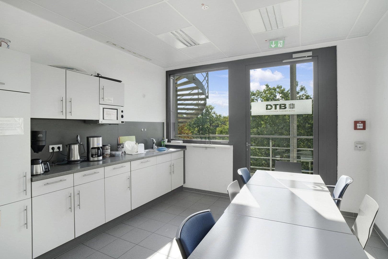 Prenájom kancelárie 1.160 m², Otto-Fleck-Schneise 8, Frankfurt am Main, Hesensko Prenájom kancelárie 1.160 m², Otto-Fleck-Schneise 8, Frankfurt am Main, Hesensko