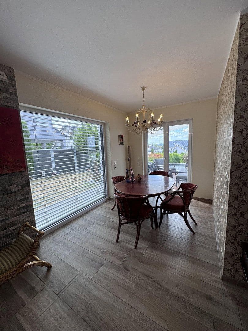Predaj domu 127 m², pozemok 376 m², Saulheim, Porýnie-Falcko Predaj domu 127 m², pozemok 376 m², Saulheim, Porýnie-Falcko