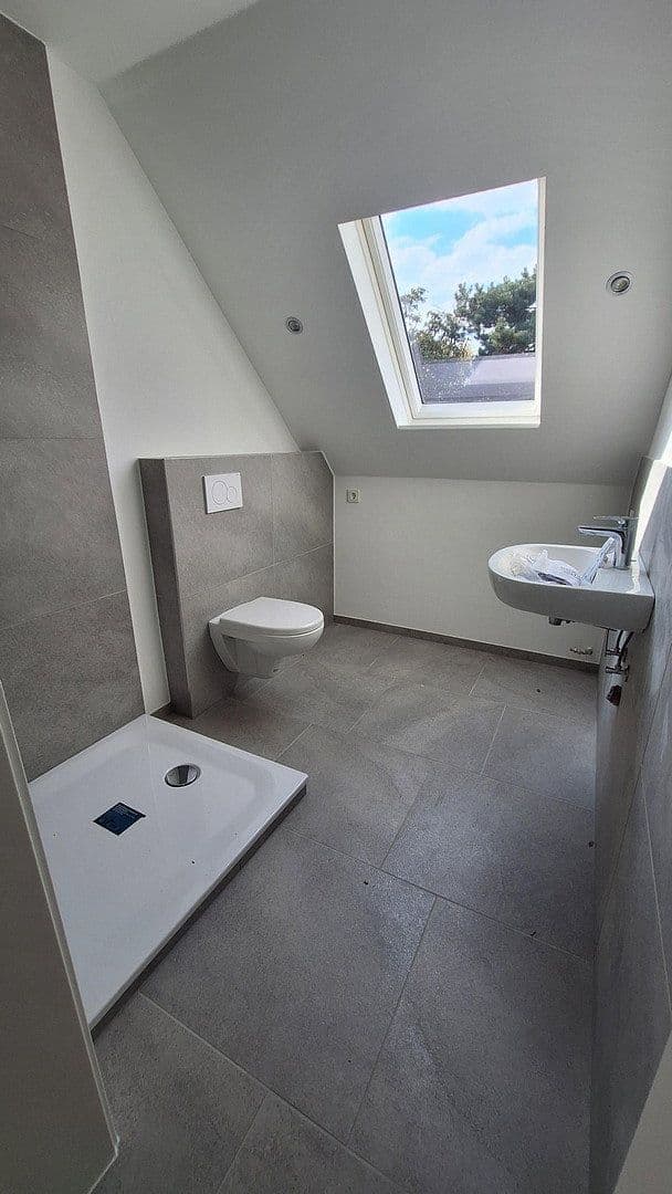 Prenájom domu 96 m², pozemok 399 m², Dormagen, Severné Porýnie - Westfálsko Prenájom domu 96 m², pozemok 399 m², Dormagen, Severné Porýnie - Westfálsko
