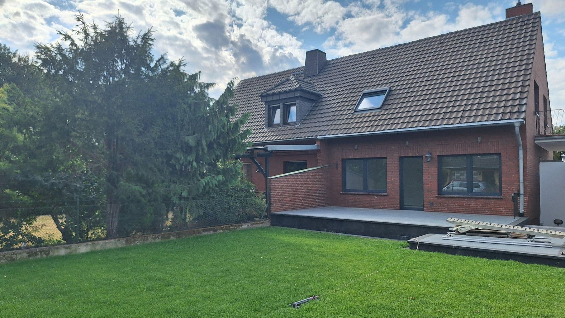 Prenájom domu 96 m², pozemok 399 m², Dormagen, Severné Porýnie - Westfálsko Prenájom domu 96 m², pozemok 399 m², Dormagen, Severné Porýnie - Westfálsko