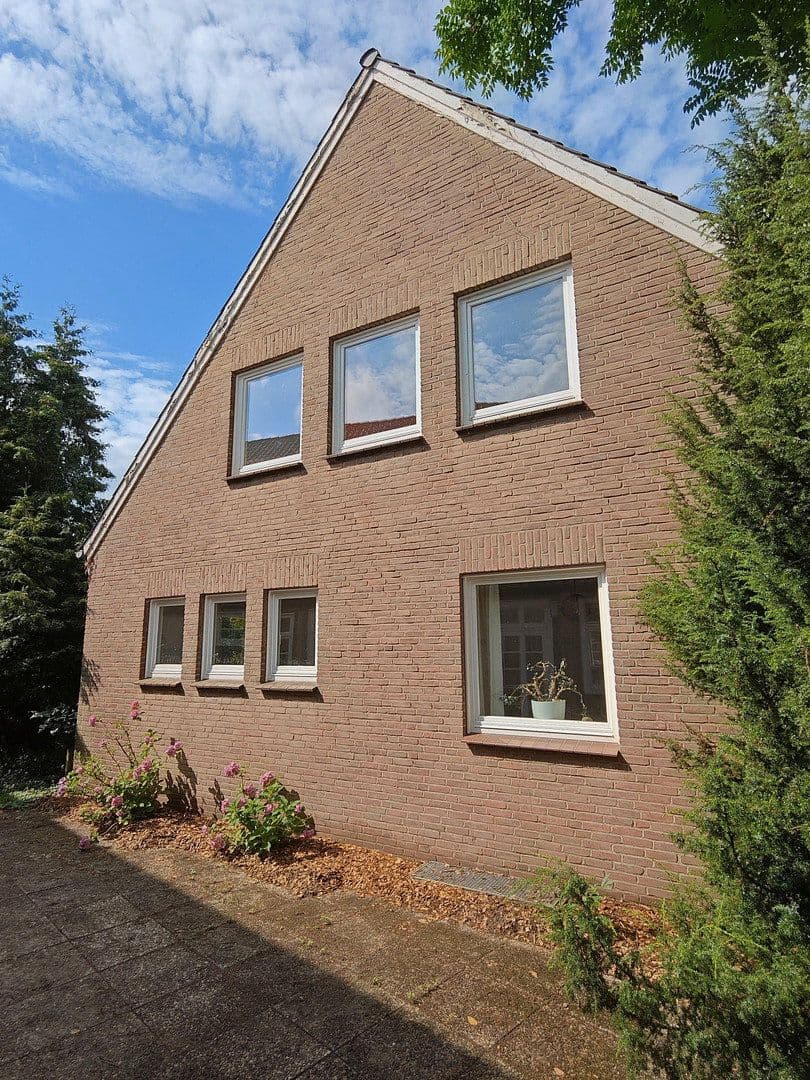 Predaj domu 180 m², pozemok 1.500 m², Klosterstraße 10A, Uelzen, Dolné Sasko Predaj domu 180 m², pozemok 1.500 m², Klosterstraße 10A, Uelzen, Dolné Sasko