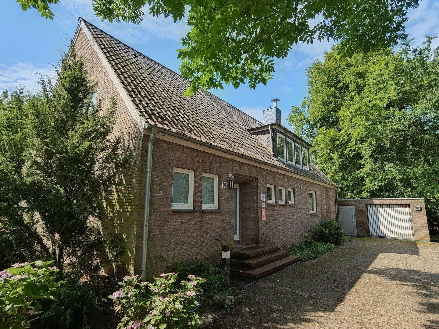 Predaj domu 180 m², pozemok 1.500 m², Klosterstraße 10A, Uelzen, Dolné Sasko Predaj domu 180 m², pozemok 1.500 m², Klosterstraße 10A, Uelzen, Dolné Sasko