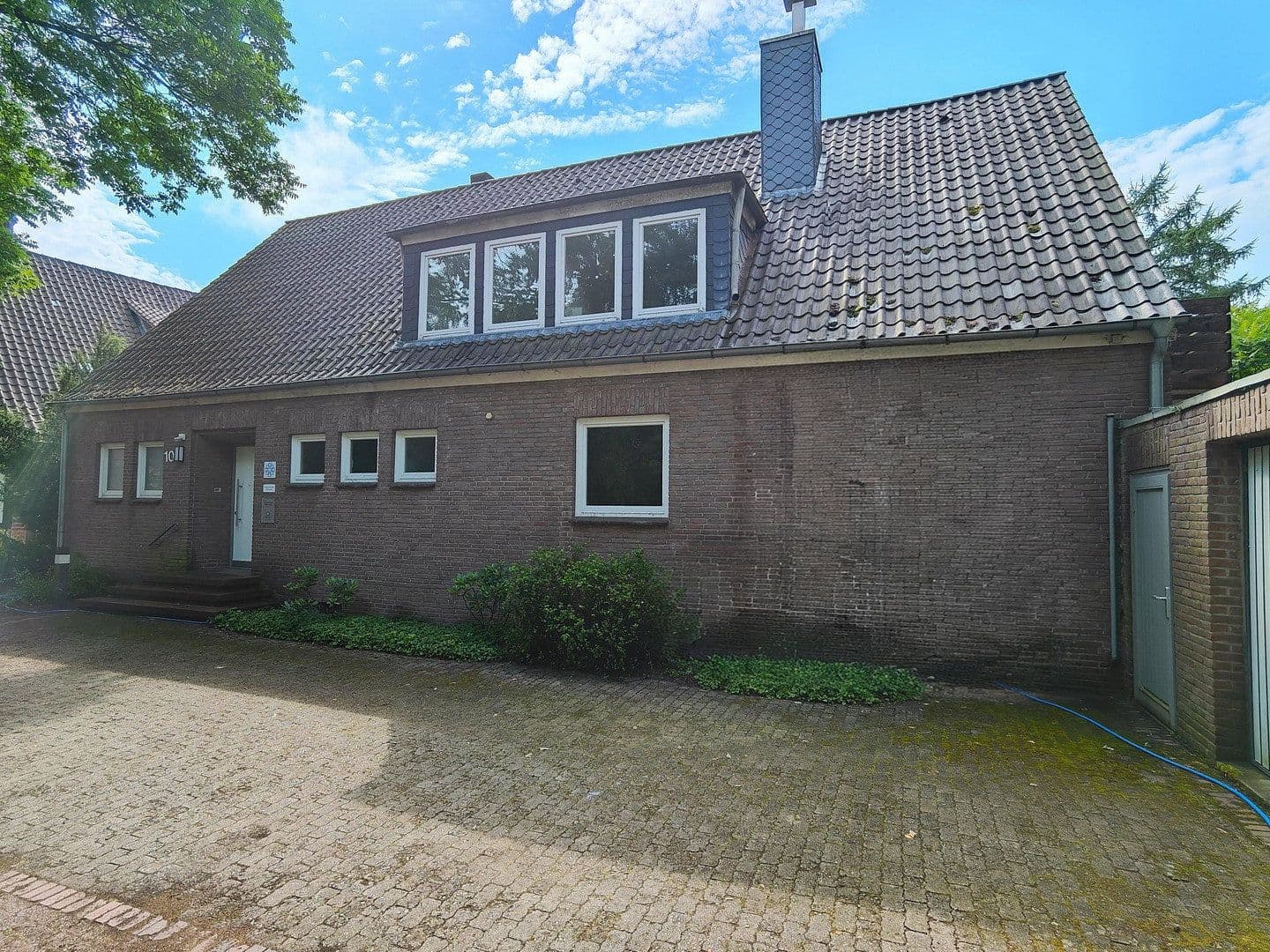 Predaj domu 180 m², pozemok 1.500 m², Klosterstraße 10A, Uelzen, Dolné Sasko Predaj domu 180 m², pozemok 1.500 m², Klosterstraße 10A, Uelzen, Dolné Sasko