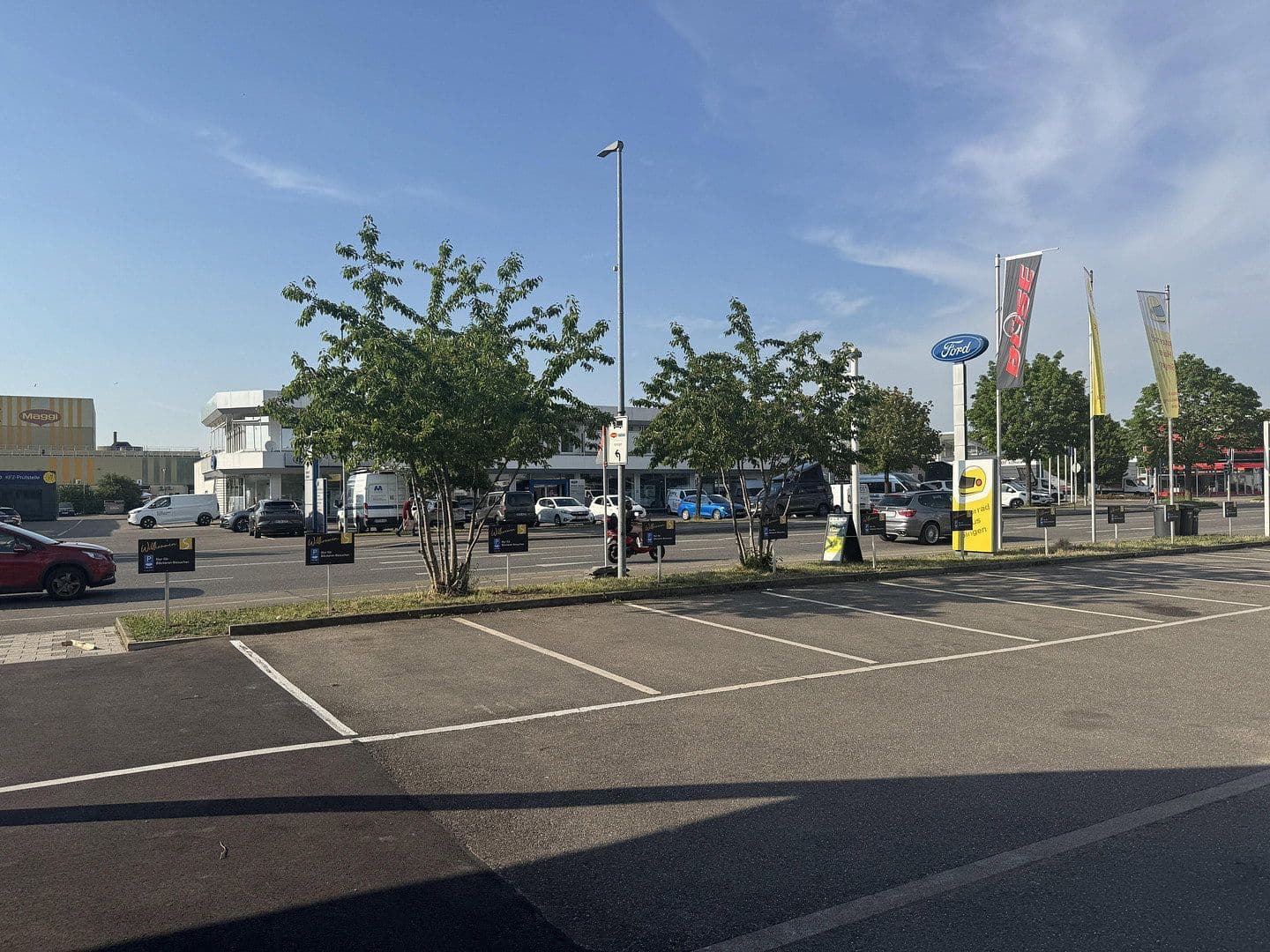 Prenájom nebytového priestoru 220 m², Georg-Fischer-Straße 32, Singen (Hohentwiel), Bádensko-Wurttembersko Prenájom nebytového priestoru 220 m², Georg-Fischer-Straße 32, Singen (Hohentwiel), Bádensko-Wurttembersko