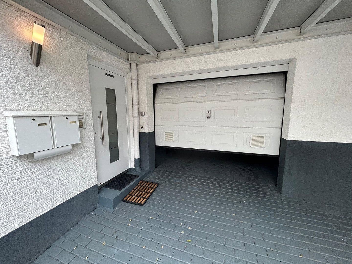 Prenájom bytu 2-izbový 80 m², Schauenburgstr. 23, Dossenheim, Bádensko-Wurttembersko Prenájom bytu 2-izbový 80 m², Schauenburgstr. 23, Dossenheim, Bádensko-Wurttembersko