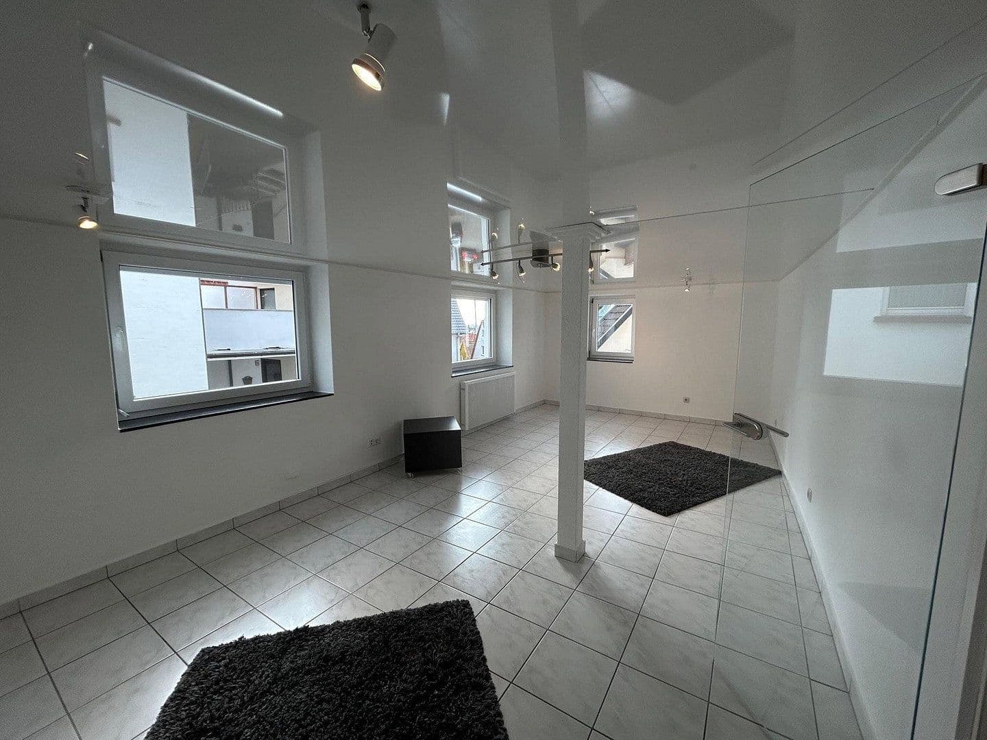 Prenájom bytu 2-izbový 80 m², Schauenburgstr. 23, Dossenheim, Bádensko-Wurttembersko Prenájom bytu 2-izbový 80 m², Schauenburgstr. 23, Dossenheim, Bádensko-Wurttembersko
