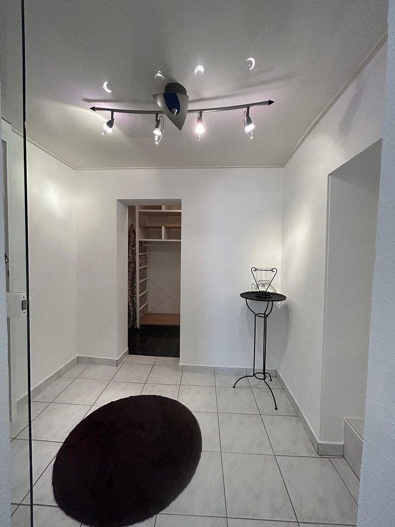Prenájom bytu 2-izbový 80 m², Schauenburgstr. 23, Dossenheim, Bádensko-Wurttembersko Prenájom bytu 2-izbový 80 m², Schauenburgstr. 23, Dossenheim, Bádensko-Wurttembersko