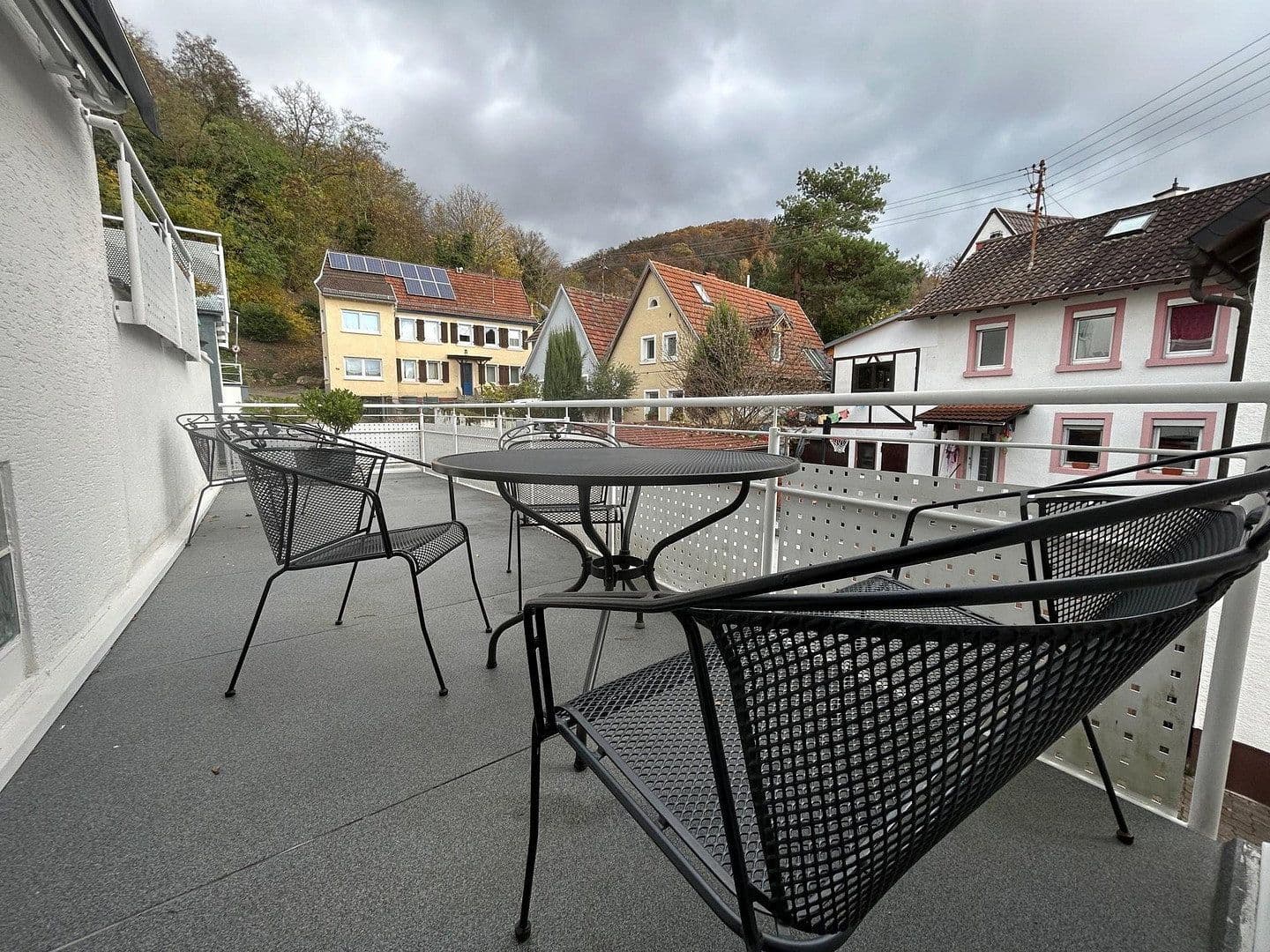 Prenájom bytu 2-izbový 80 m², Schauenburgstr. 23, Dossenheim, Bádensko-Wurttembersko Prenájom bytu 2-izbový 80 m², Schauenburgstr. 23, Dossenheim, Bádensko-Wurttembersko