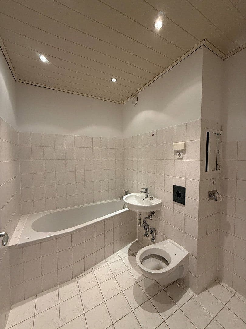 Predaj bytu 4-izbový 80 m², Neue Brandenburger Str 92, Berlin, Berlín Predaj bytu 4-izbový 80 m², Neue Brandenburger Str 92, Berlin, Berlín
