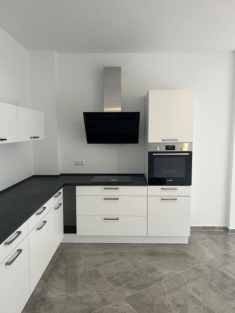 Prenájom kancelárie 145 m², Leverkusen, Severné Porýnie - Westfálsko Prenájom kancelárie 145 m², Leverkusen, Severné Porýnie - Westfálsko