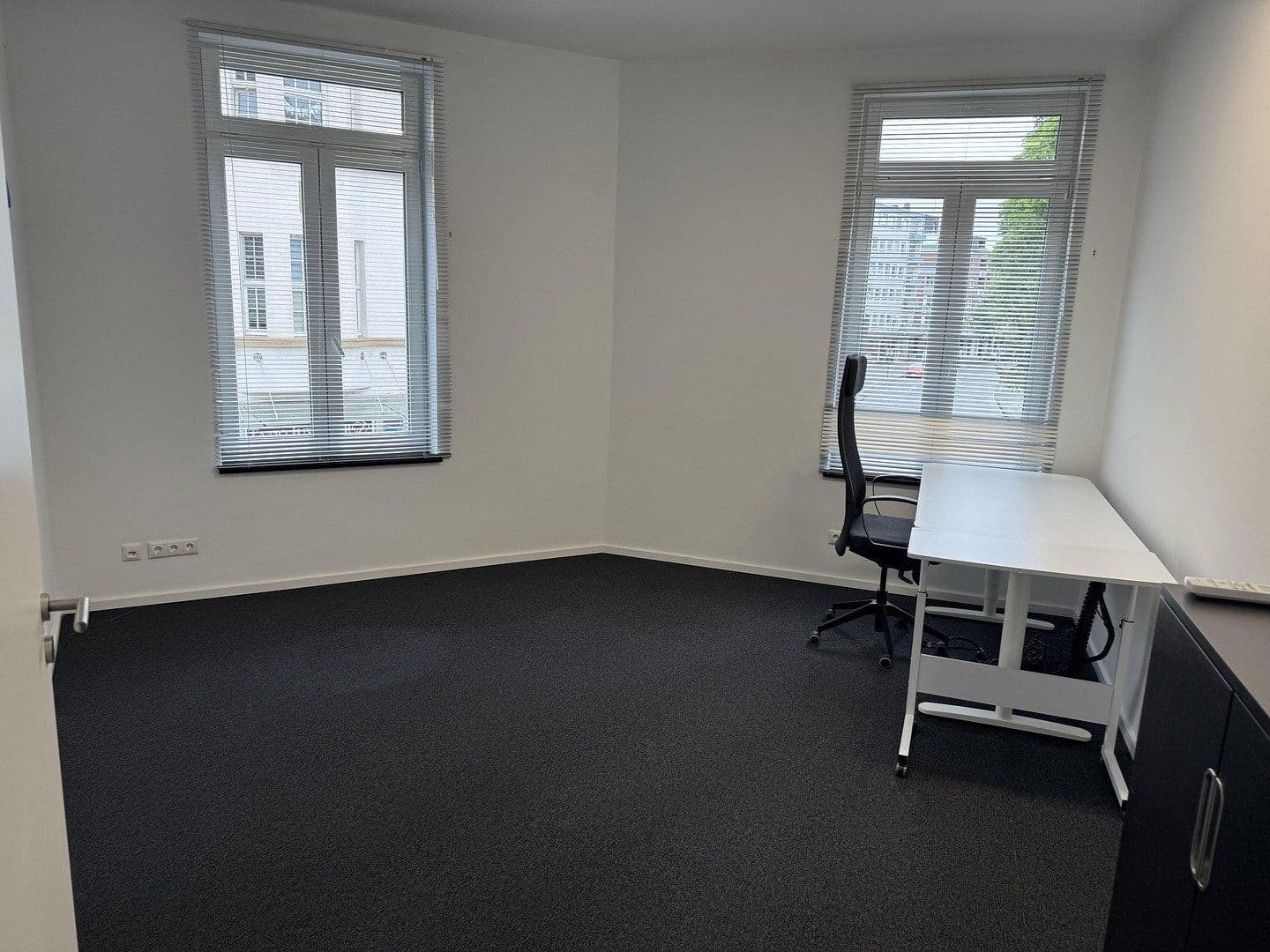 Prenájom kancelárie 145 m², Leverkusen, Severné Porýnie - Westfálsko Prenájom kancelárie 145 m², Leverkusen, Severné Porýnie - Westfálsko