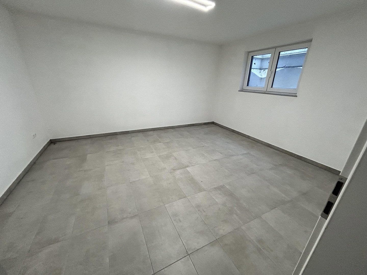 Prenájom domu 140 m², pozemok 300 m², Mainz Kastel, Hesensko Prenájom domu 140 m², pozemok 300 m², Mainz Kastel, Hesensko