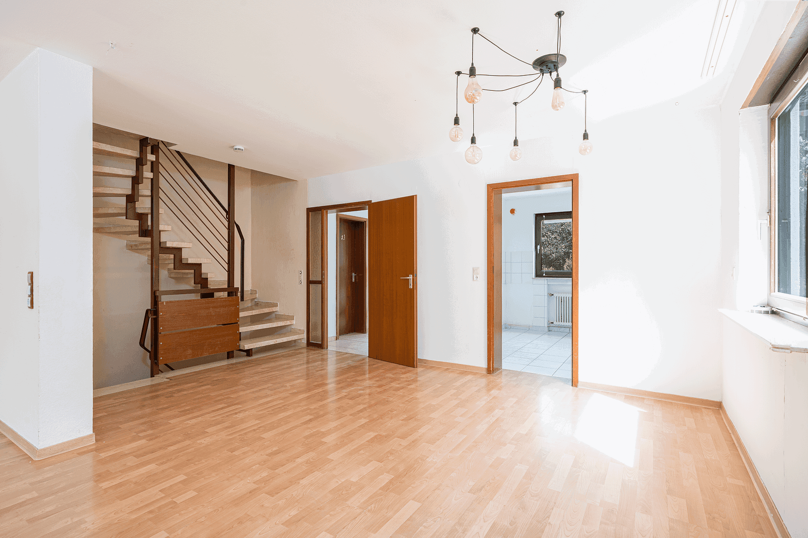 Predaj domu 148 m², pozemok 221 m², Steinheim an der Murr, Bádensko-Wurttembersko Predaj domu 148 m², pozemok 221 m², Steinheim an der Murr, Bádensko-Wurttembersko