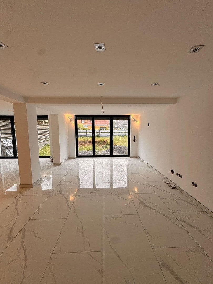 Predaj domu 141 m², pozemok 418 m², Worms, Porýnie-Falcko Predaj domu 141 m², pozemok 418 m², Worms, Porýnie-Falcko