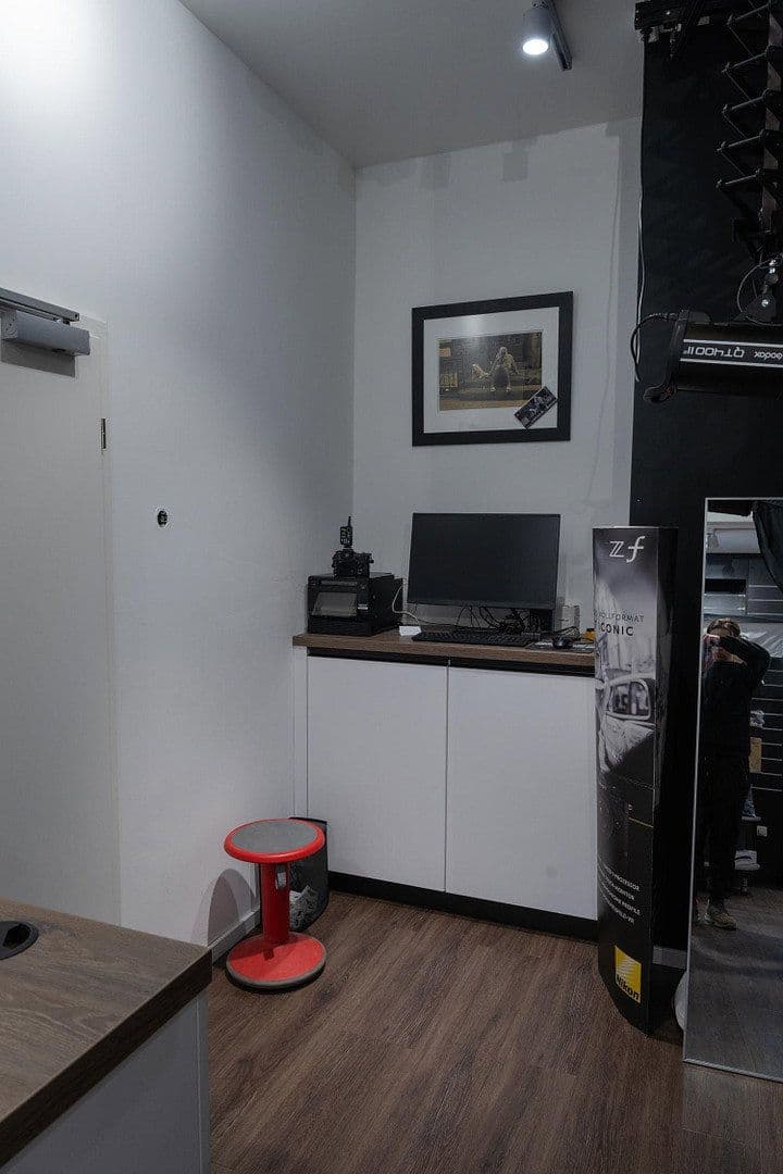 Prenájom nebytového priestoru 217 m², Peter-Henlein-Str. 72, Nürnberg, Bavorsko Prenájom nebytového priestoru 217 m², Peter-Henlein-Str. 72, Nürnberg, Bavorsko