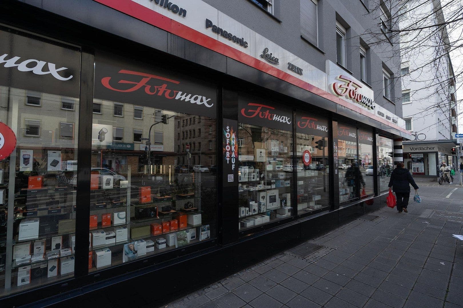 Prenájom nebytového priestoru 217 m², Peter-Henlein-Str. 72, Nürnberg, Bavorsko Prenájom nebytového priestoru 217 m², Peter-Henlein-Str. 72, Nürnberg, Bavorsko
