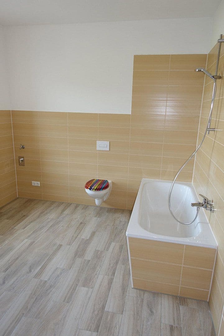 Prenájom bytu 6-izbový 125 m², Äußere Oybiner Straße 5, Žitava, Sasko Prenájom bytu 6-izbový 125 m², Äußere Oybiner Straße 5, Žitava, Sasko