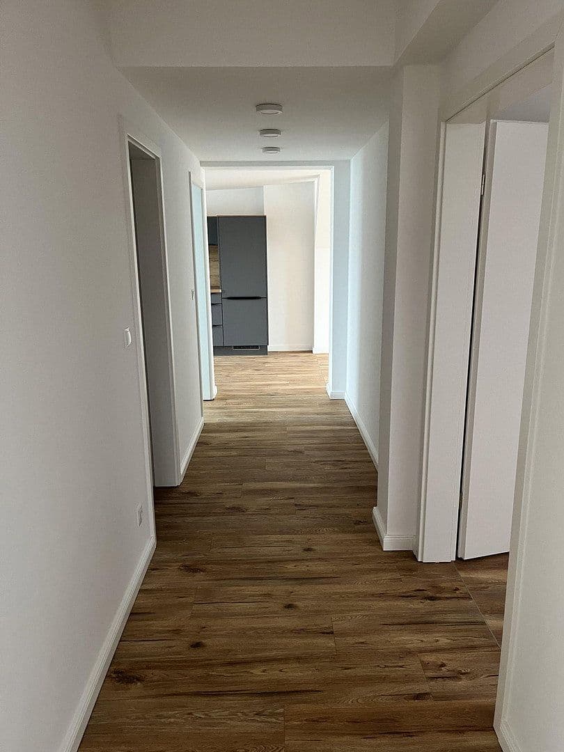 Prenájom bytu 3-izbový 98 m², Dietzgenstraße 93, Berlin, Berlín Prenájom bytu 3-izbový 98 m², Dietzgenstraße 93, Berlin, Berlín