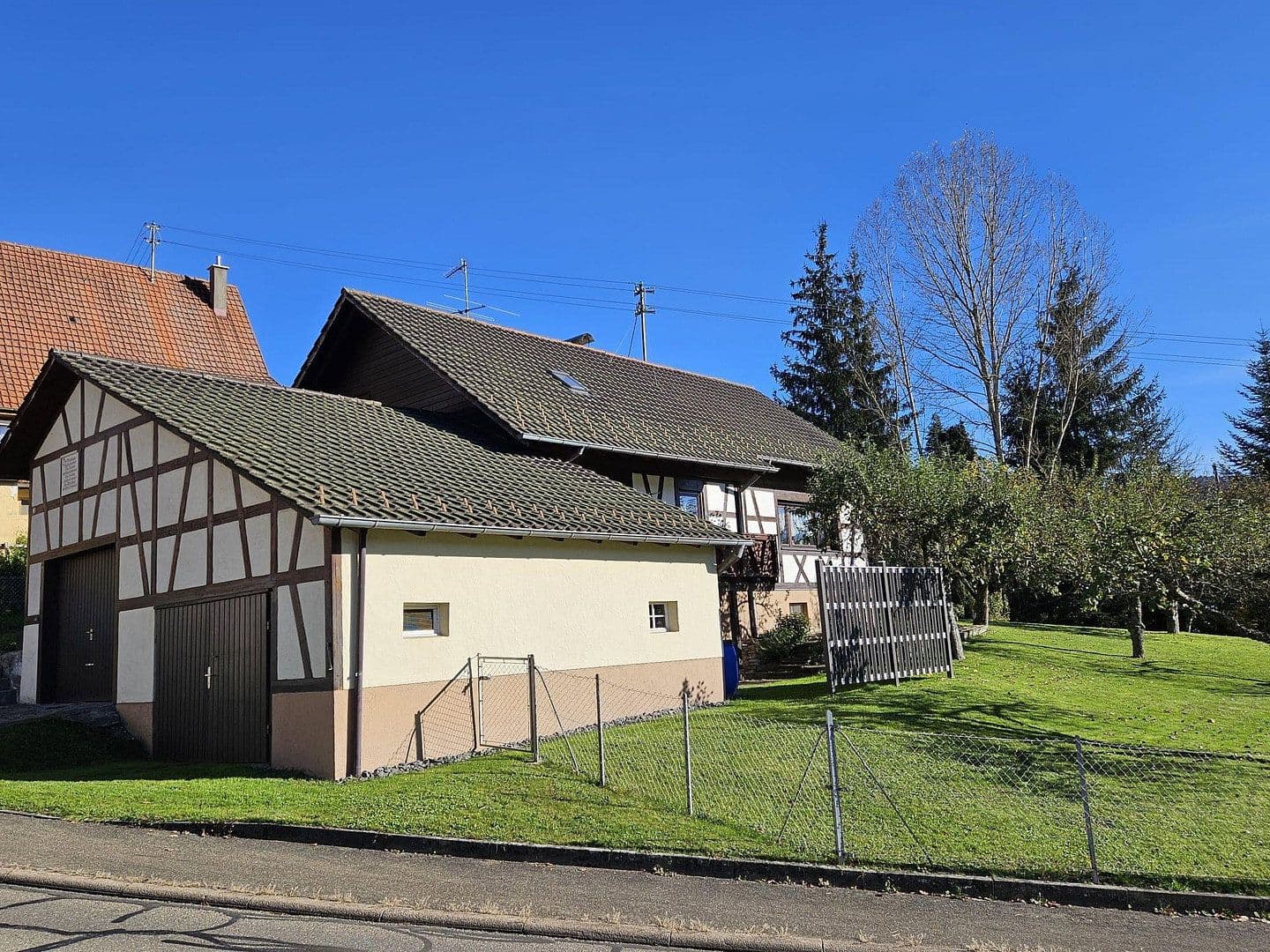 Predaj domu 96 m², pozemok 1.089 m², Zillhauserlandstraße 9, Balingen, Bádensko-Wurttembersko Predaj domu 96 m², pozemok 1.089 m², Zillhauserlandstraße 9, Balingen, Bádensko-Wurttembersko
