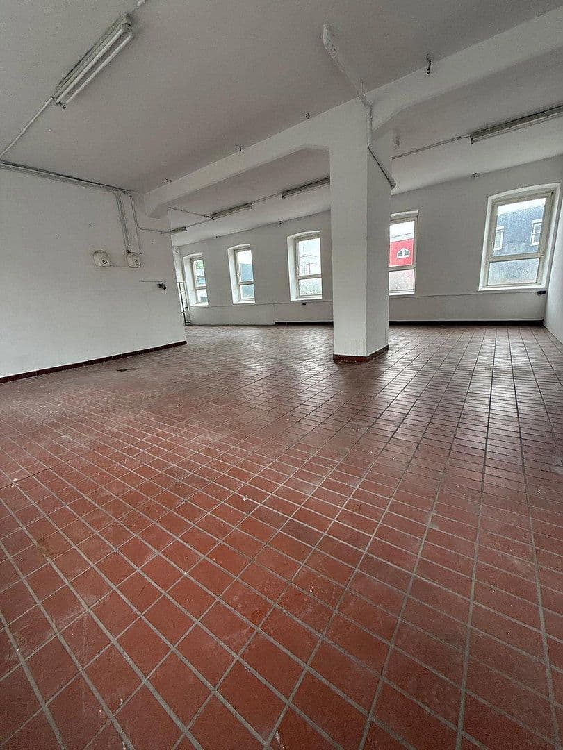 Prenájom nebytového priestoru 340 m², Magdeburgerstrasse 37, Gelsenkirchen, Severné Porýnie - Westfálsko Prenájom nebytového priestoru 340 m², Magdeburgerstrasse 37, Gelsenkirchen, Severné Porýnie - Westfálsko